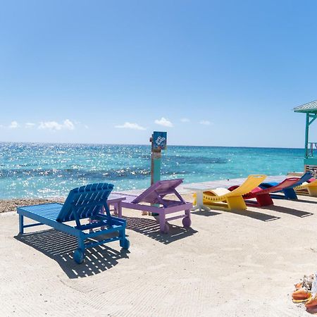 King Lewey'S Island Resort Placencia Esterno foto