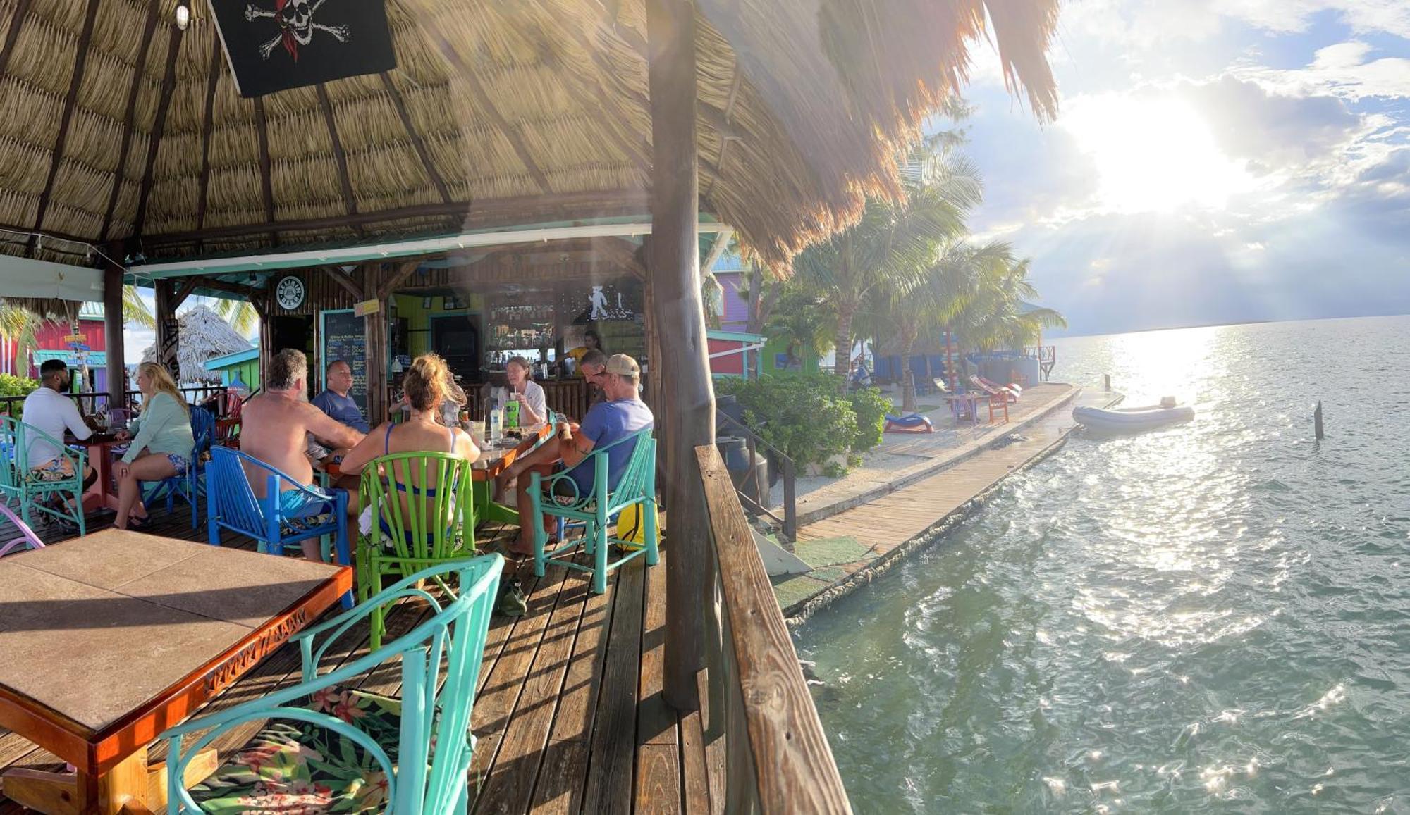 King Lewey'S Island Resort Placencia Esterno foto