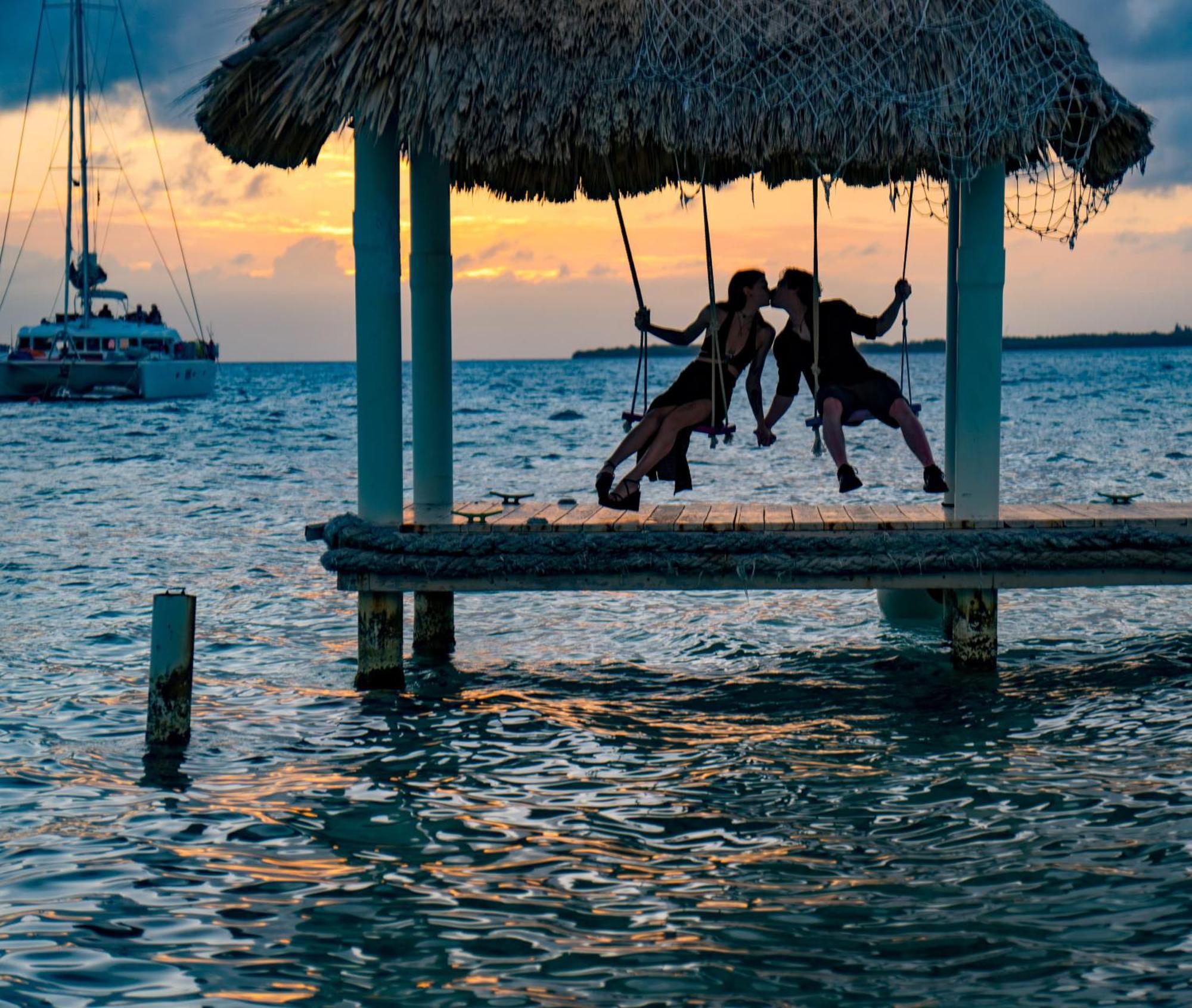 King Lewey'S Island Resort Placencia Esterno foto