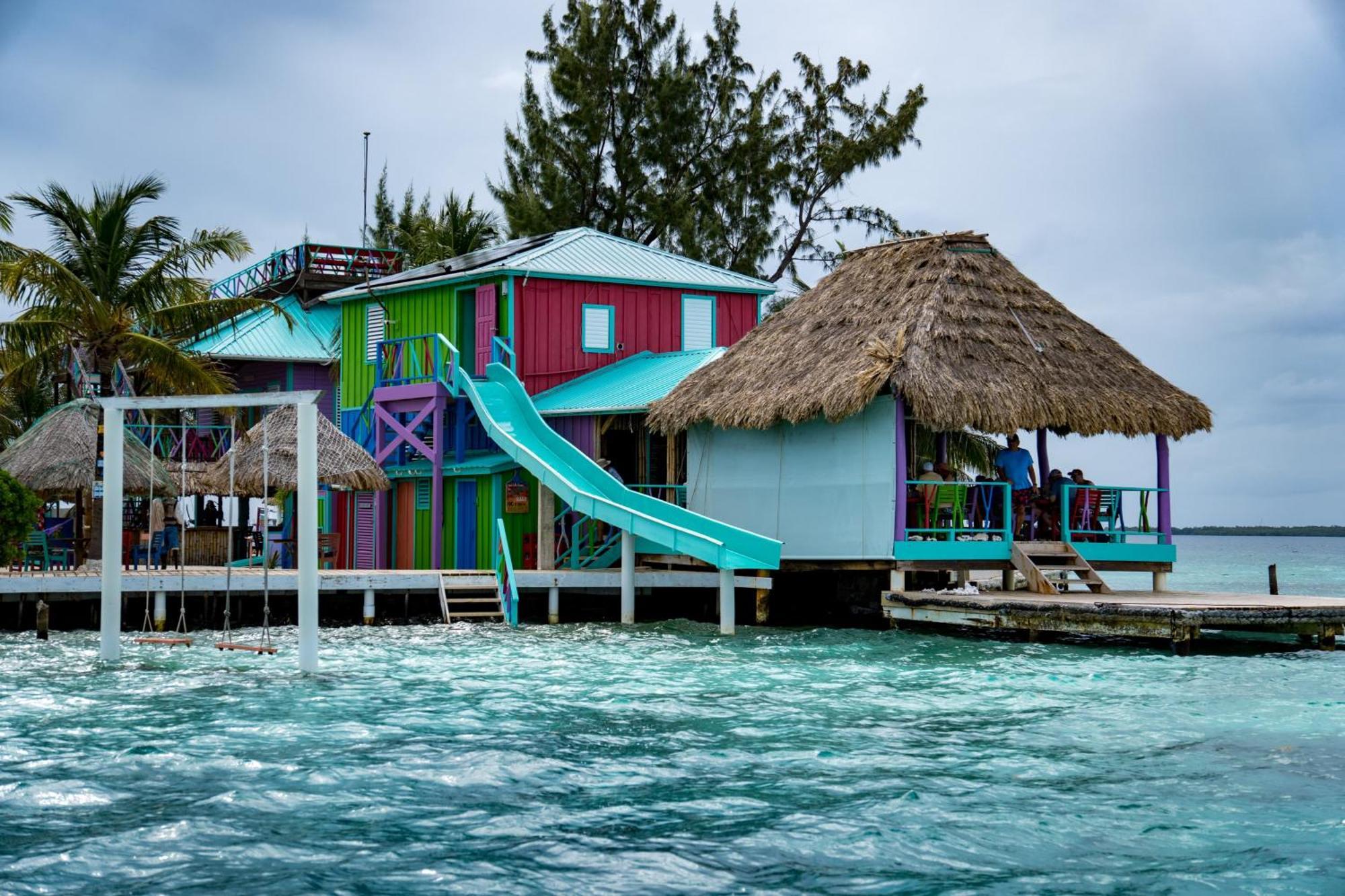 King Lewey'S Island Resort Placencia Esterno foto
