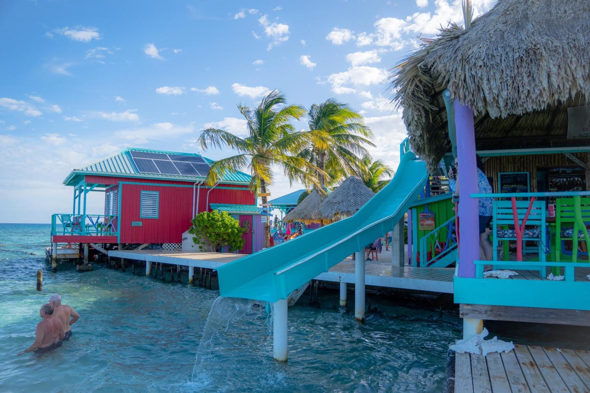 King Lewey'S Island Resort Placencia Esterno foto
